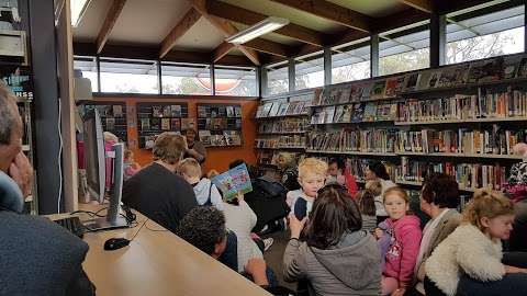 Photo: Kangaroo Flat Library